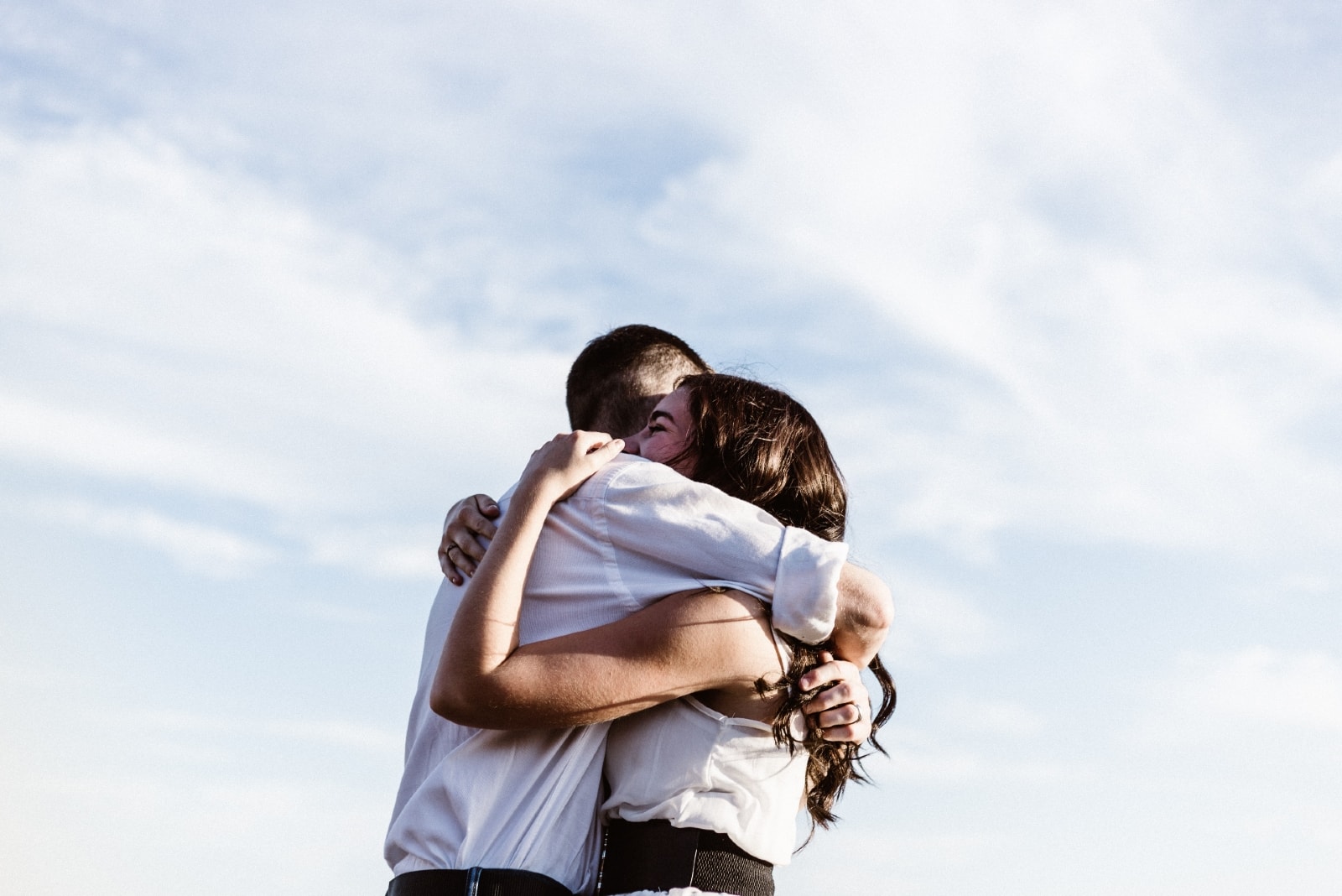 The Power Of Hugs – Why You Should Get (And Give) More Hugs